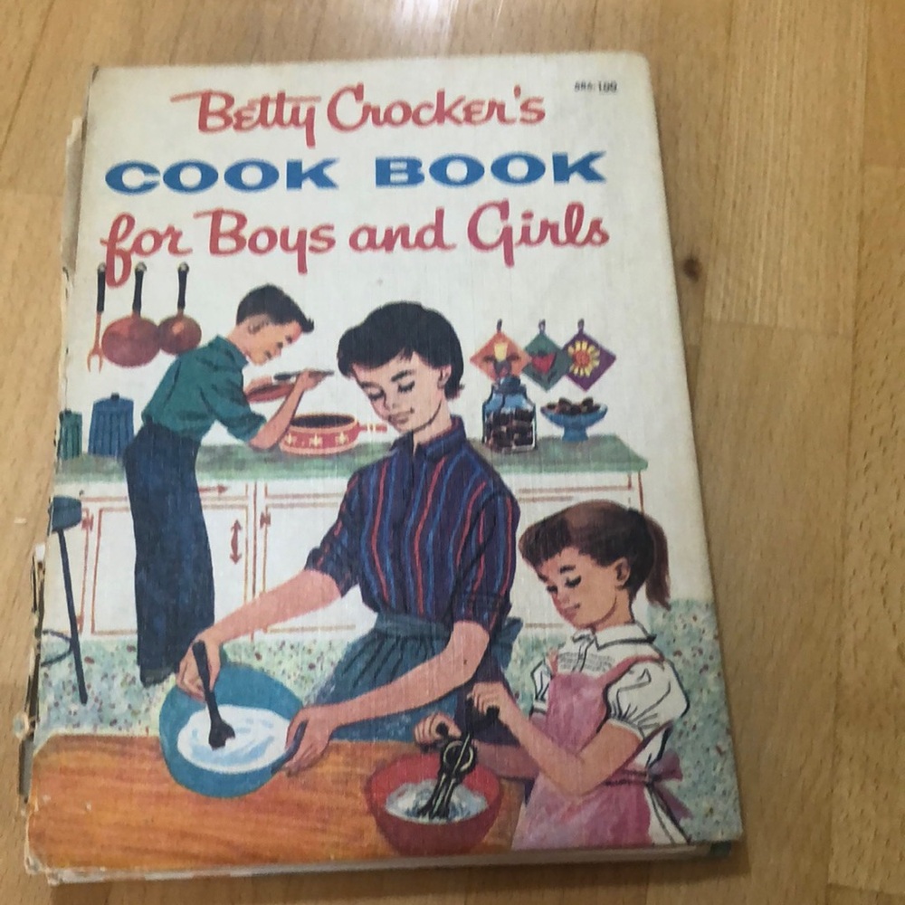 Vintage Betty Crocker's Cook Book for Boys and Girls (as is)